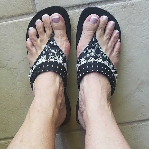 Skechers Shoes - Black & white sandals Skechers Shoes - Black & white sandals
